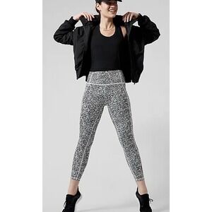 Athleta Ultimate Stash Textured 7/8 Tight Women's Size XL Tailwind Black White